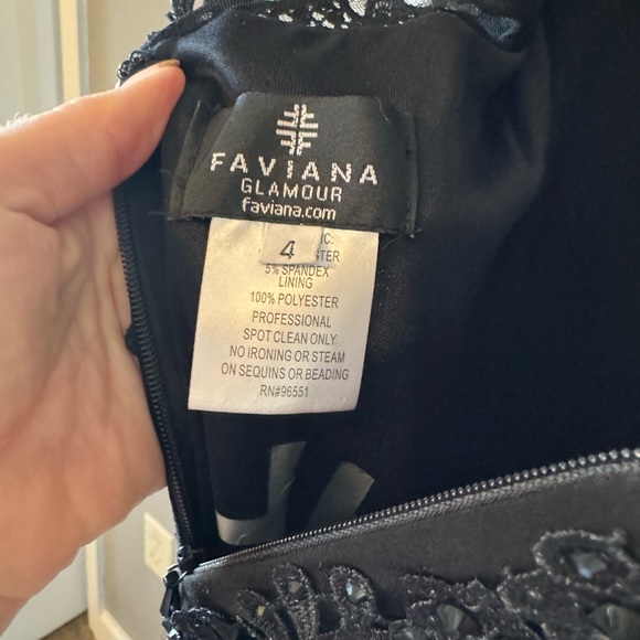 Beautiful black Faviana Glamour gown. - Picture 6 of 7